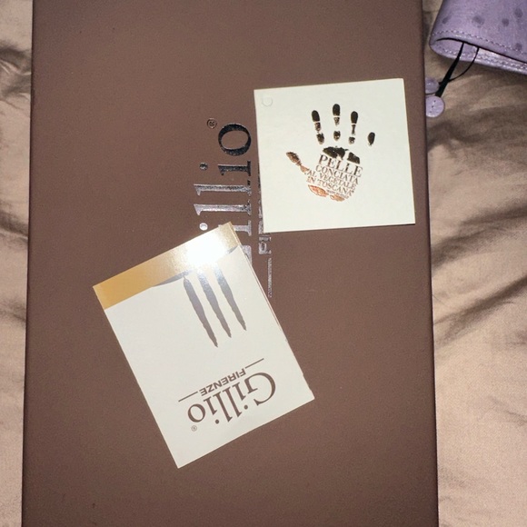 Gentlely used Gillio planner/agenda - Picture 7 of 10